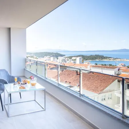 Crystal Apartment
