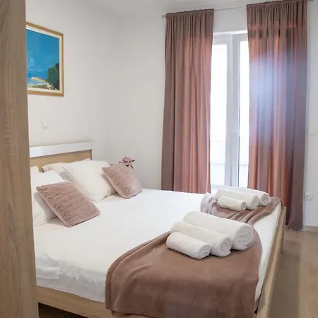 Apartman Crystal *