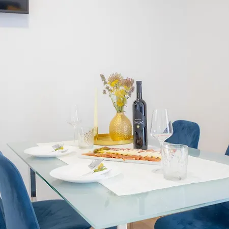 Crystal Apartment