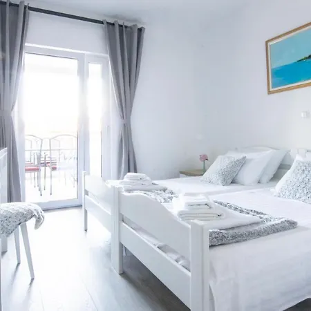 Crystal Apartment *