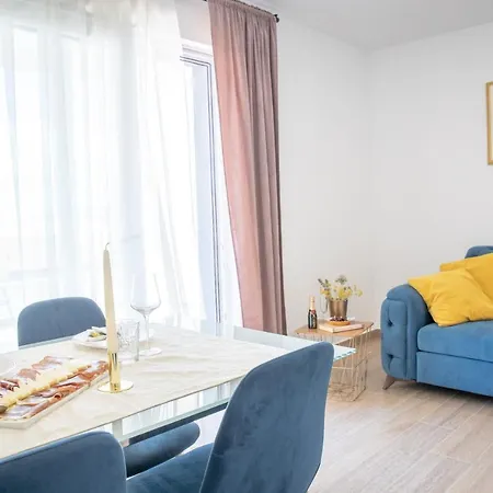 Crystal Apartment