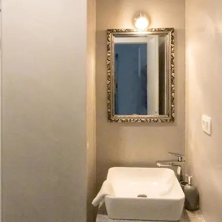 Crystal Apartman *