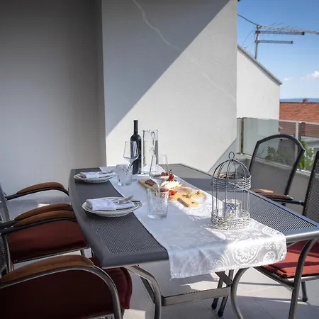 Apartament Crystal *